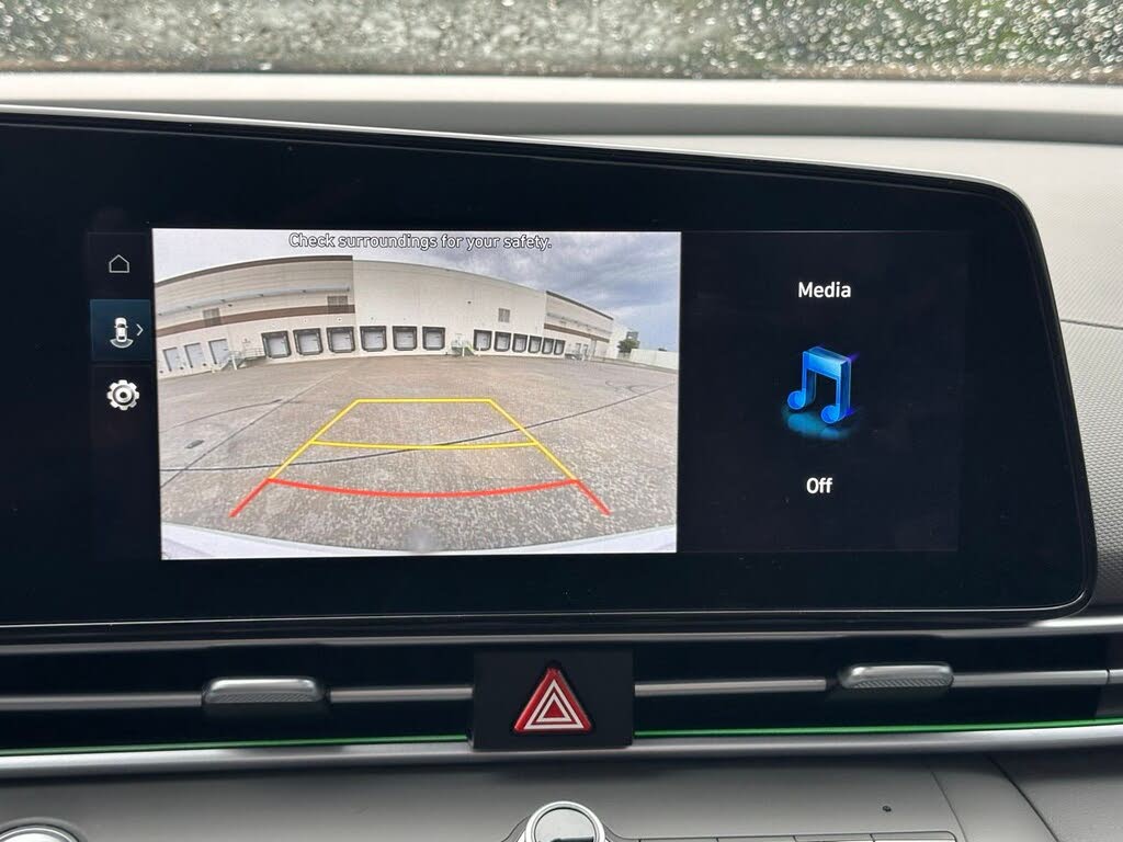 Image of 2024 Hyundai Elantra