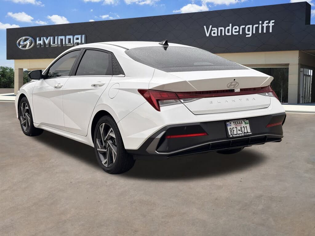 Image of 2024 Hyundai Elantra