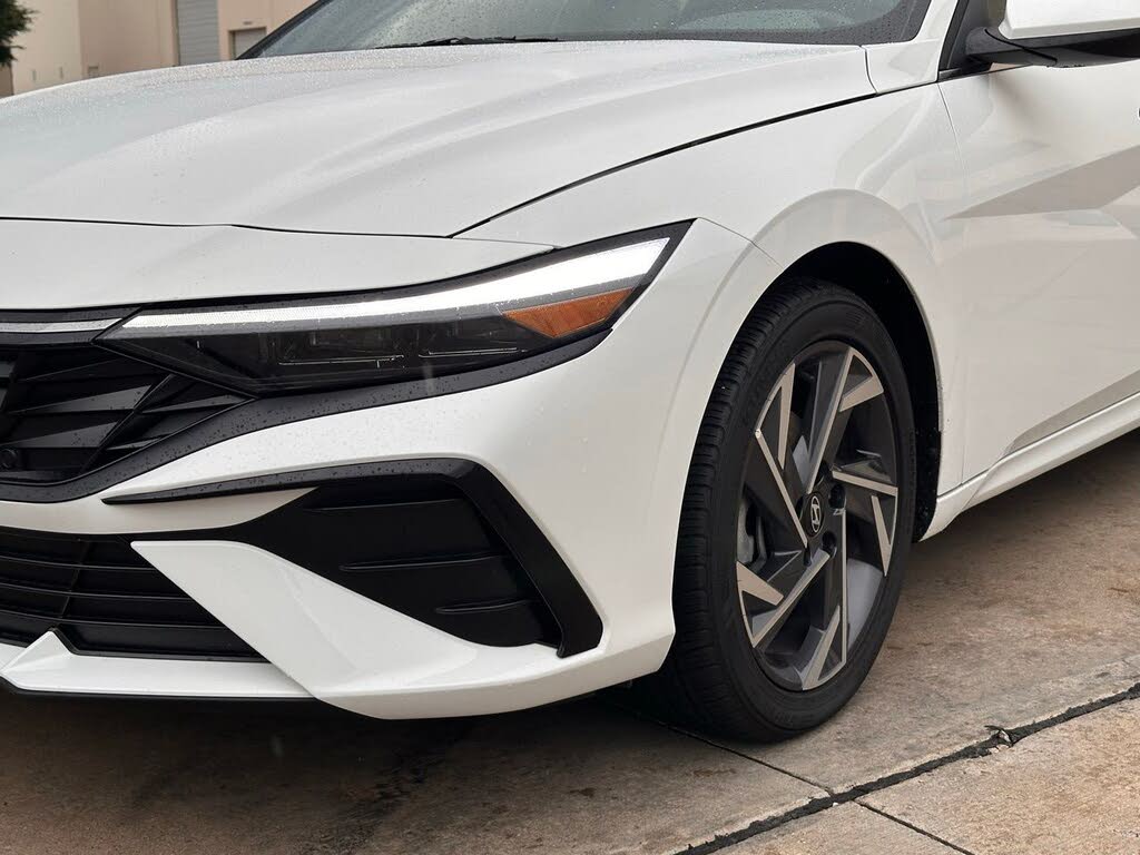 Image of 2024 Hyundai Elantra