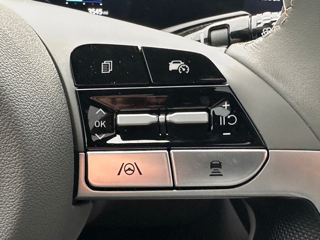 Image of 2024 Hyundai Elantra