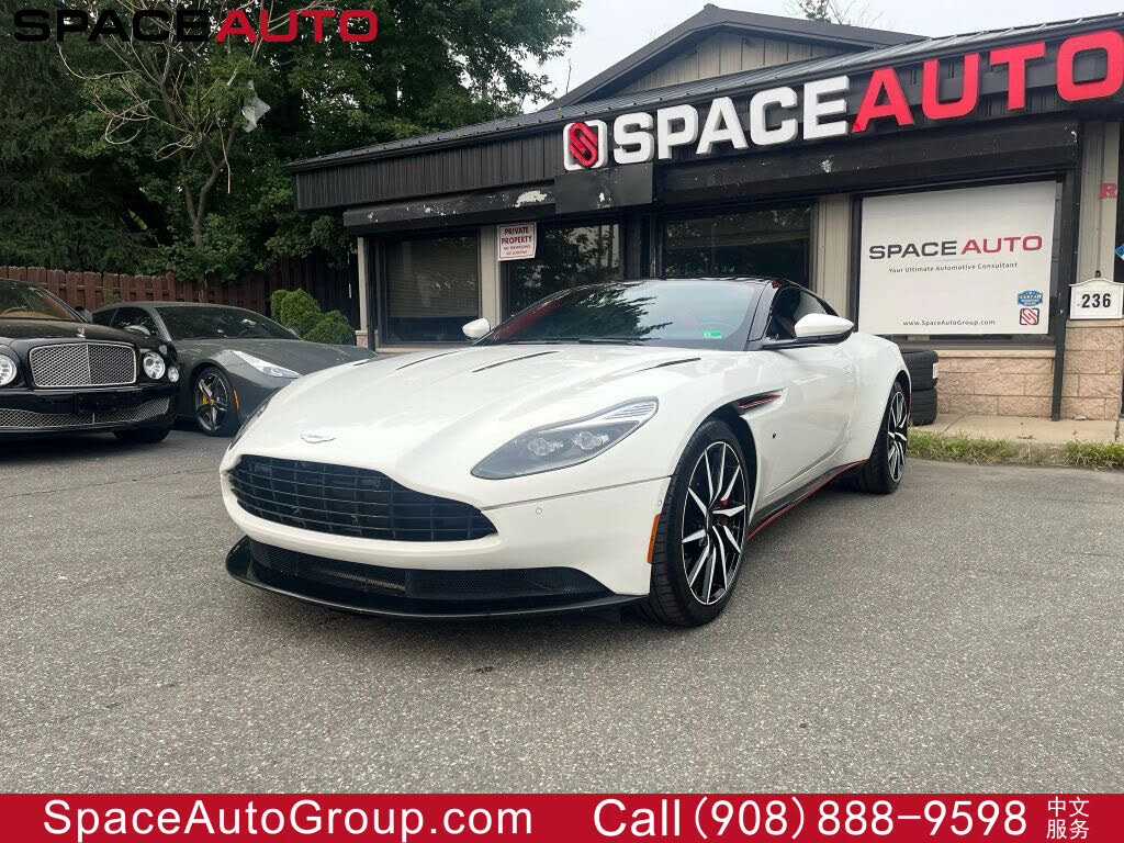 Aston Martin DB11