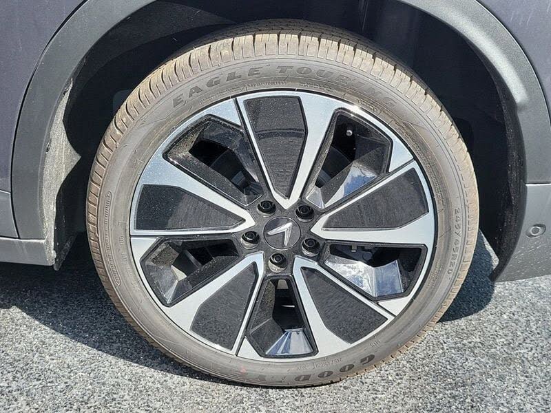 2025 VinFast VF8 Plus AWD 87.7 kWh
                                    for sale in Miami, FL – photo 115