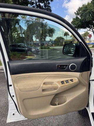 2011 Toyota Tacoma thumbnail – Plantation, FL – 22