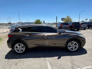 Infiniti QX30