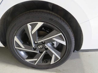 Image of 2025 Hyundai Elantra Hybrid