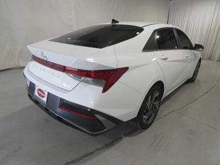 Image of 2025 Hyundai Elantra Hybrid