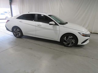 Image of 2025 Hyundai Elantra Hybrid