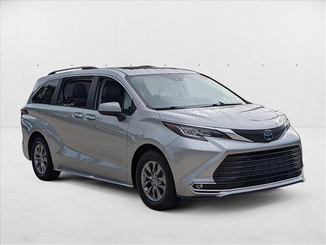2023 Toyota Sienna XLE 7-Passenger
                                    for sale in Davie, FL – photo 25