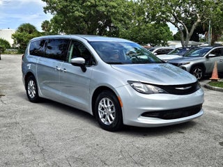 2022 Chrysler Voyager thumbnail – Plantation, FL – 3
