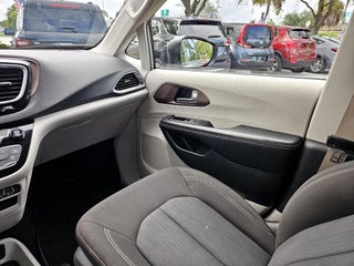 2022 Chrysler Voyager thumbnail – Plantation, FL – 17