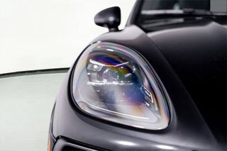 2022 Porsche Macan thumbnail – Miami, FL – 24