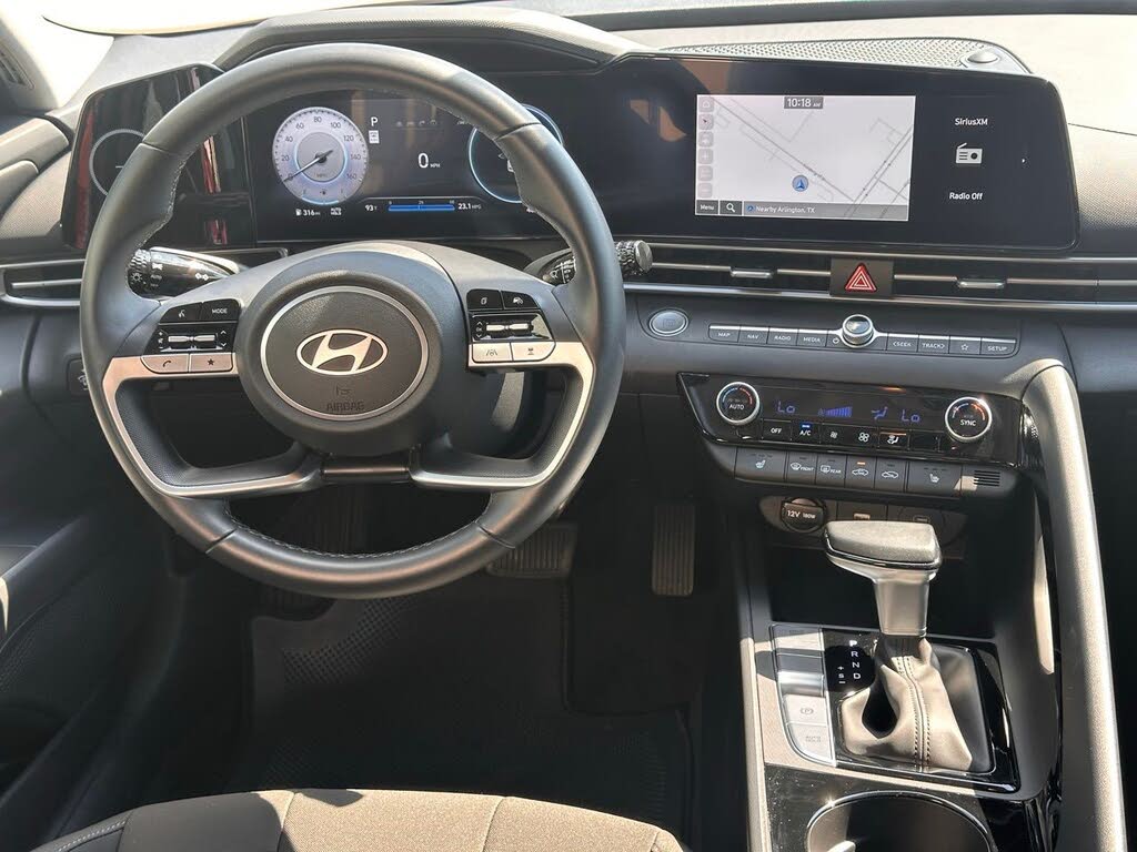 Image of 2024 Hyundai Elantra
