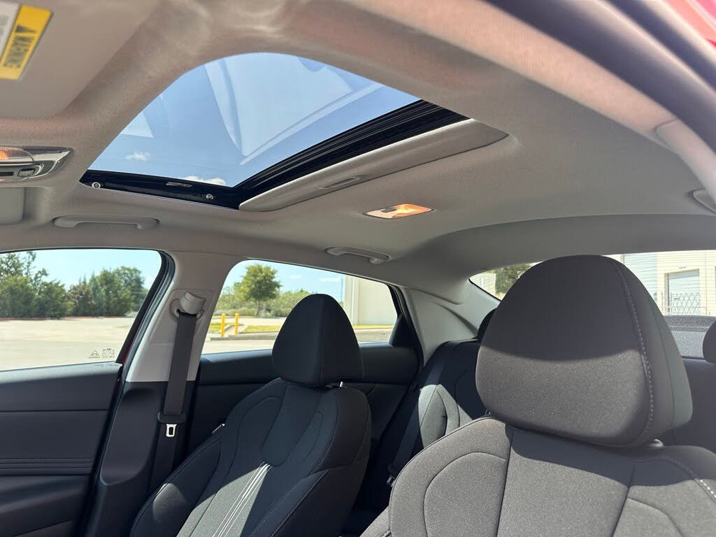Image of 2024 Hyundai Elantra