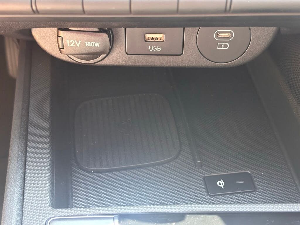 Image of 2024 Hyundai Elantra