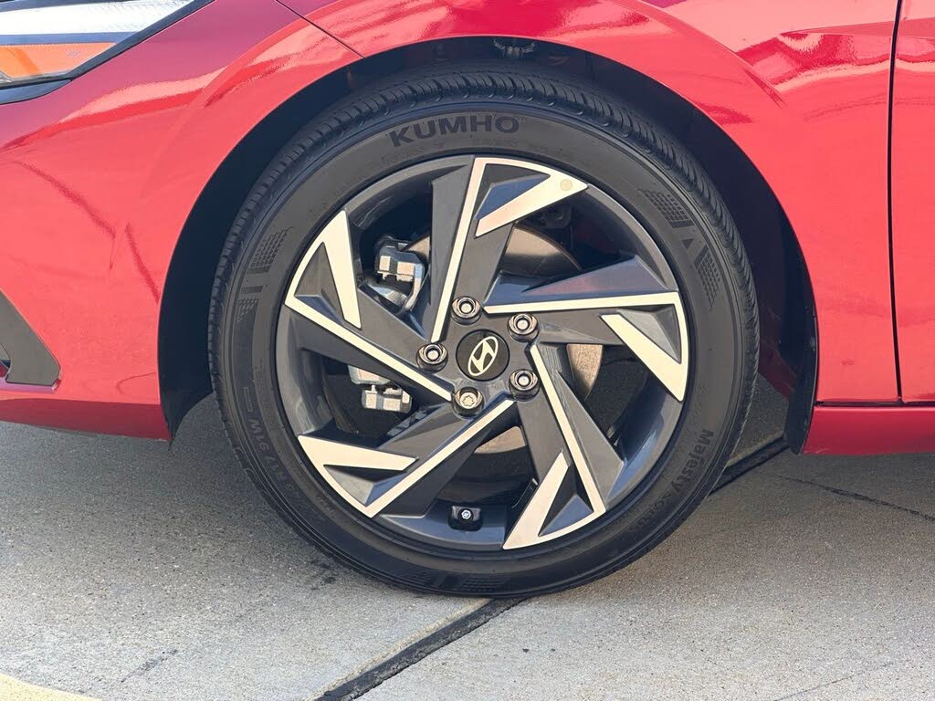 Image of 2024 Hyundai Elantra