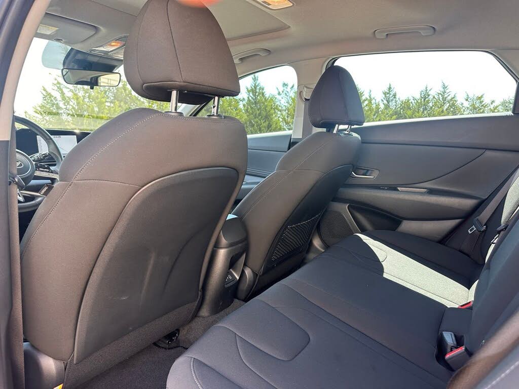 Image of 2024 Hyundai Elantra