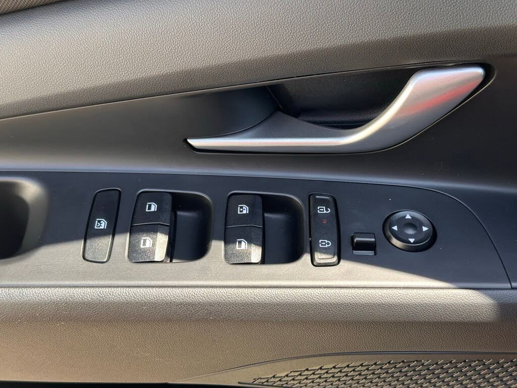 Image of 2024 Hyundai Elantra