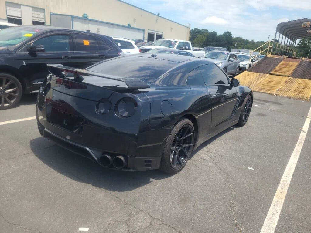 Nissan GT-R