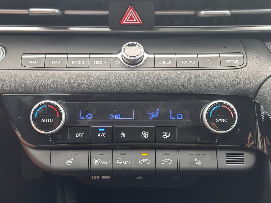 Image of 2024 Hyundai Elantra
