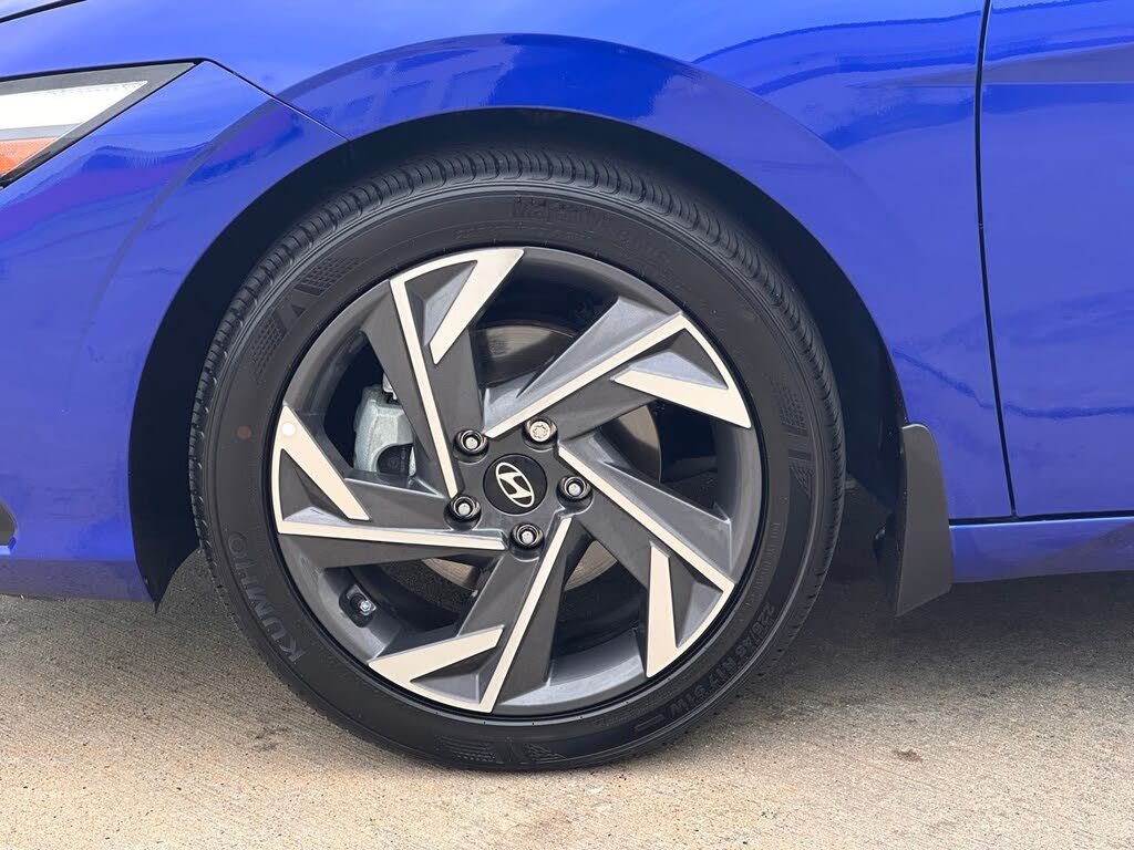 Image of 2024 Hyundai Elantra