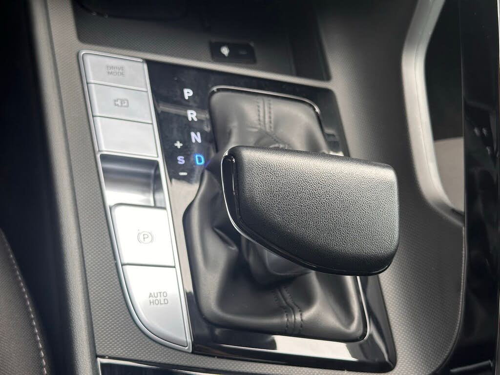 Image of 2024 Hyundai Elantra