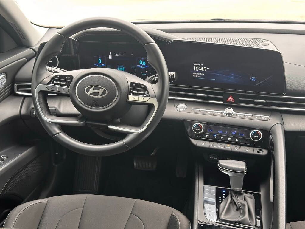 Image of 2024 Hyundai Elantra