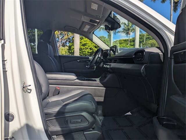 2023 Honda Pilot EX-L w/Rear Captain's Chairs
                                    for sale in Pompano Beach, FL – photo 18
