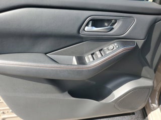 2025 Nissan Rogue thumbnail – Homestead, FL – 26