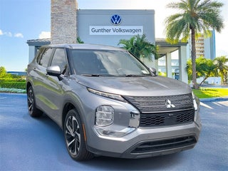 2024 Mitsubishi Outlander thumbnail – Pompano Beach, FL – 32