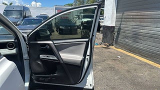 2018 Toyota RAV4 thumbnail – Hialeah, FL – 13
