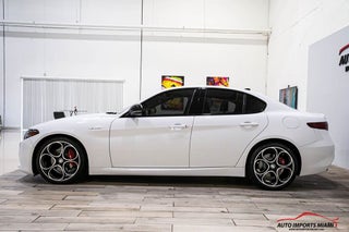 2022 Alfa Romeo Giulia thumbnail – Fort Lauderdale, FL – 17