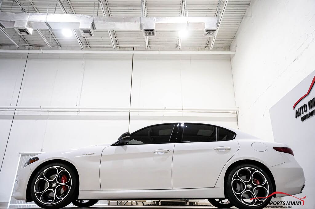 2022 Alfa Romeo Giulia Veloce
                                    for sale in Fort Lauderdale, FL – photo 18