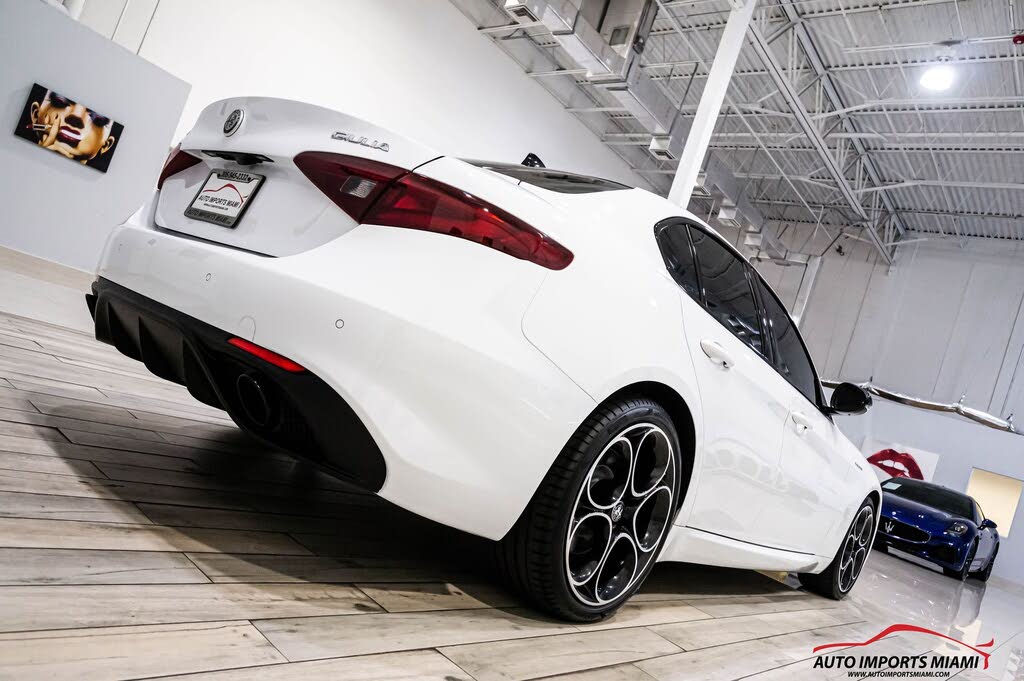 2022 Alfa Romeo Giulia Veloce
                                    for sale in Fort Lauderdale, FL – photo 32