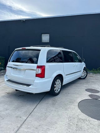 2014 Chrysler Town and Country thumbnail – Miami, FL – 5