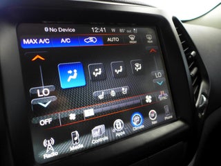 2018 Jeep Cherokee thumbnail – Pompano Beach, FL – 30
