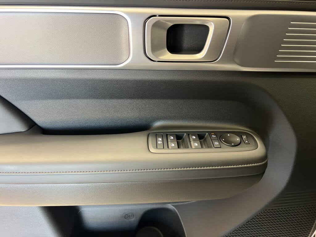 Image of 2025 Hyundai Santa Fe Hybrid