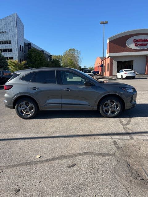 Image of 2024 Ford Escape Hybrid