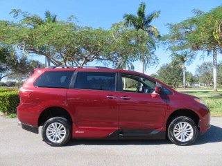 2017 Toyota Sienna thumbnail – Boca Raton, FL – 6