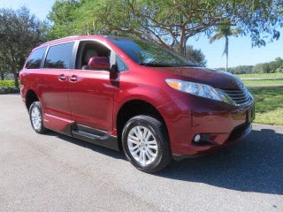 2017 Toyota Sienna thumbnail – Boca Raton, FL – 7