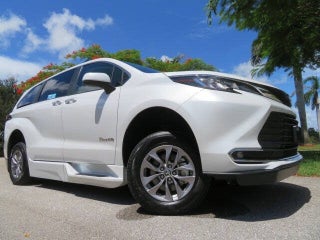 2023 Toyota Sienna thumbnail – Boca Raton, FL – 6