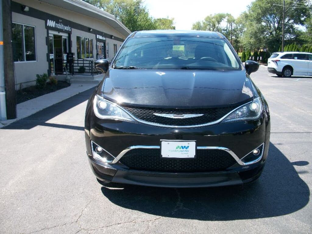 Image of 2018 Chrysler Pacifica