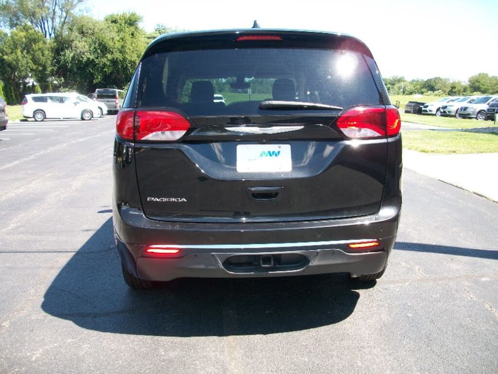 Image of 2018 Chrysler Pacifica