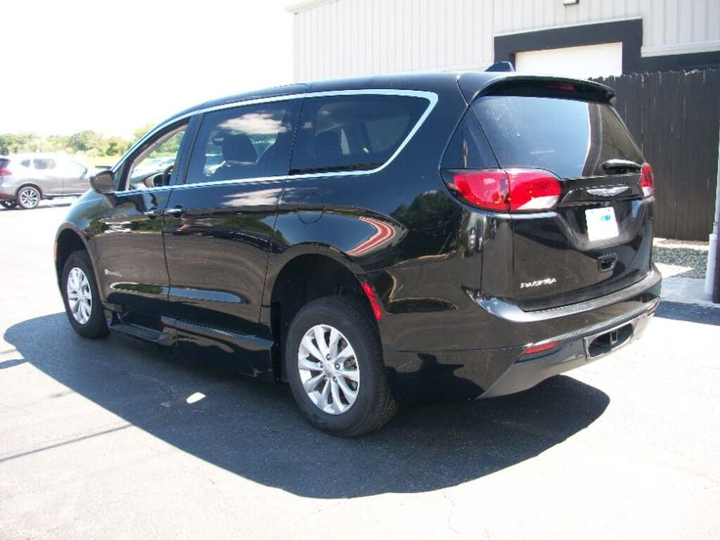 Image of 2018 Chrysler Pacifica