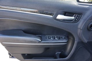 2016 Chrysler 300 thumbnail – Las Vegas, NV – 17