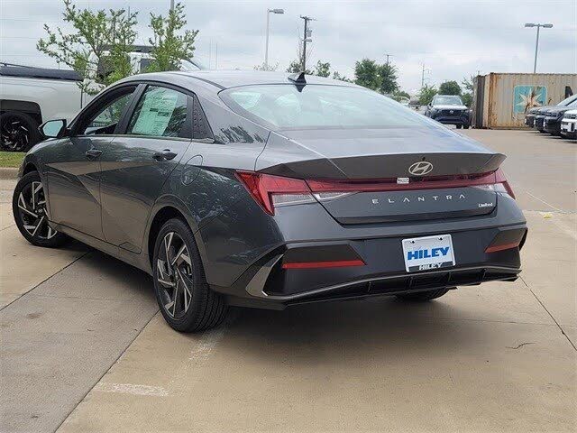 Image of 2025 Hyundai Elantra