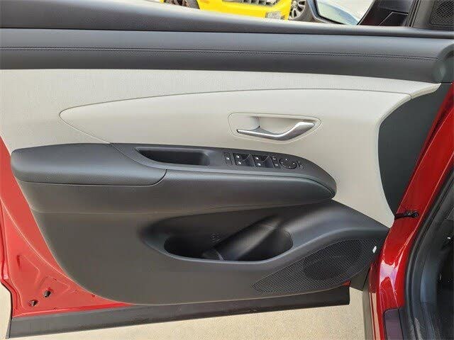 Image of 2025 Hyundai Tucson Hybrid