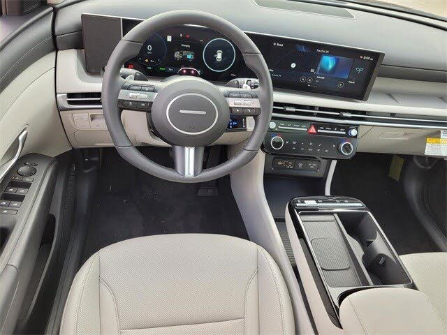 Image of 2025 Hyundai Tucson Hybrid