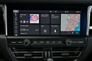2021 Porsche Macan thumbnail – Doral, FL – 49