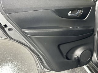 2018 Nissan Rogue thumbnail – Palmetto Bay, FL – 33