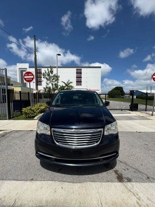 2011 Chrysler Town and Country thumbnail – Miami, FL – 2